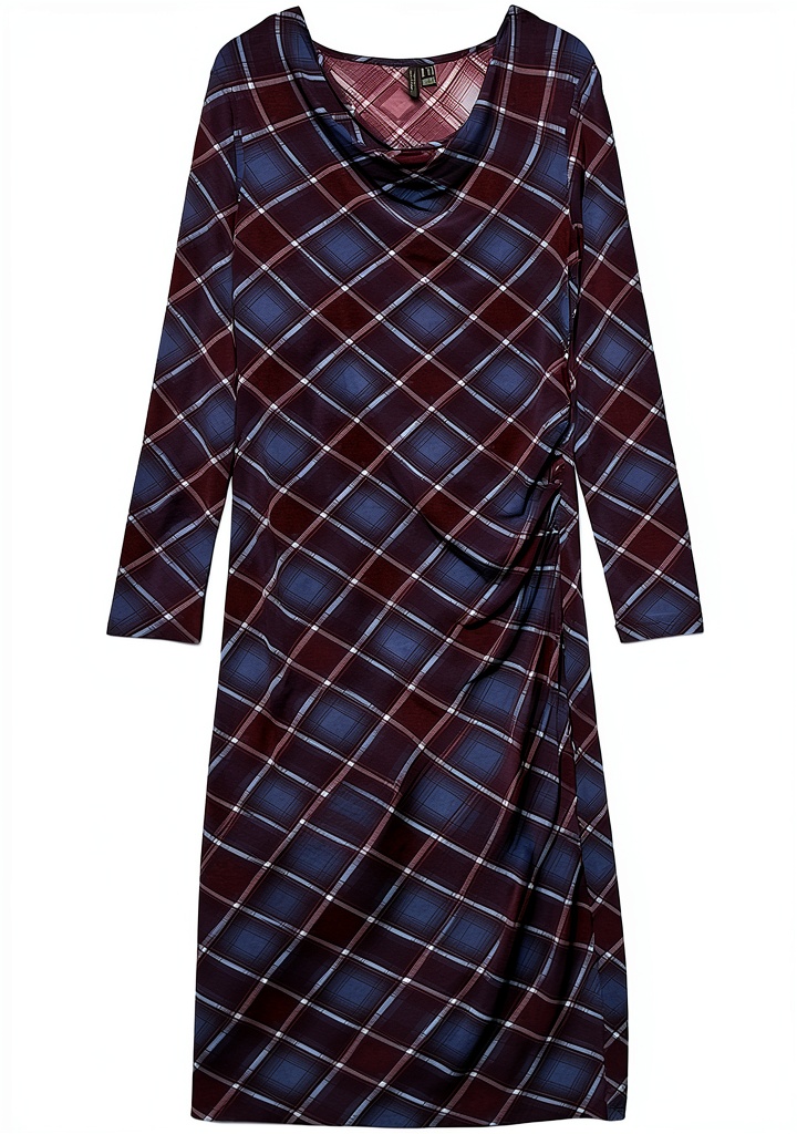 Vero Moda Abito Lungo Donna Slim Fit Scollo a U Maniche mostrato su un manichino in uno studio luminoso
