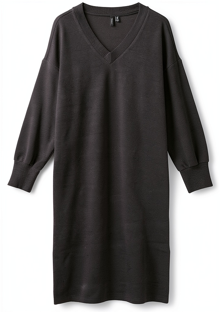 Donna che indossa l'abito Vero Moda in marrone cioccolato in un ambiente casual